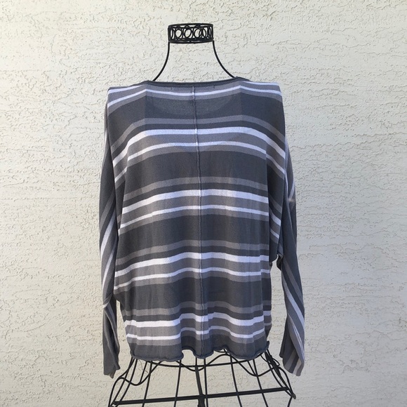 Mac & Jac Crop Sweater  Medium - Picture 2 of 5